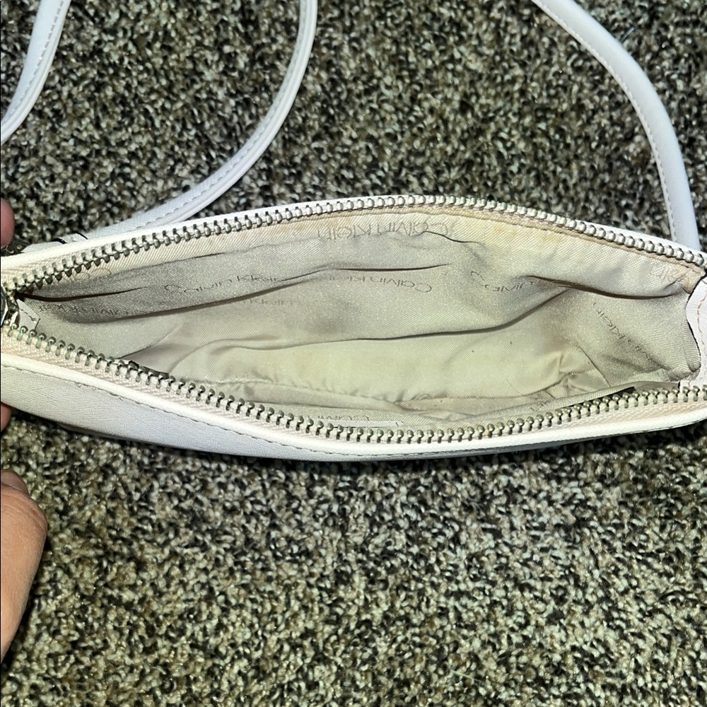 Calvin Klein Elegant Light Pink Crossbody Bag - Picture 5 of 5